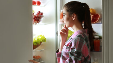 8 Foods That Help With Bloating